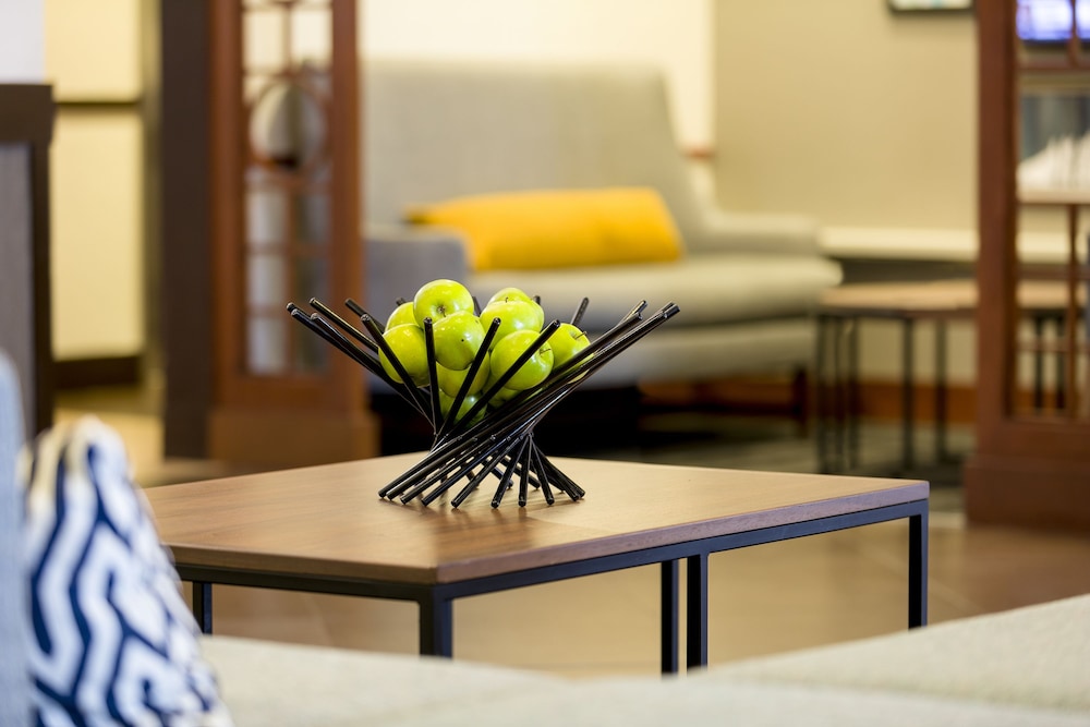Hyatt Place Dallas/North Arlington/Grand Prairie 24/64