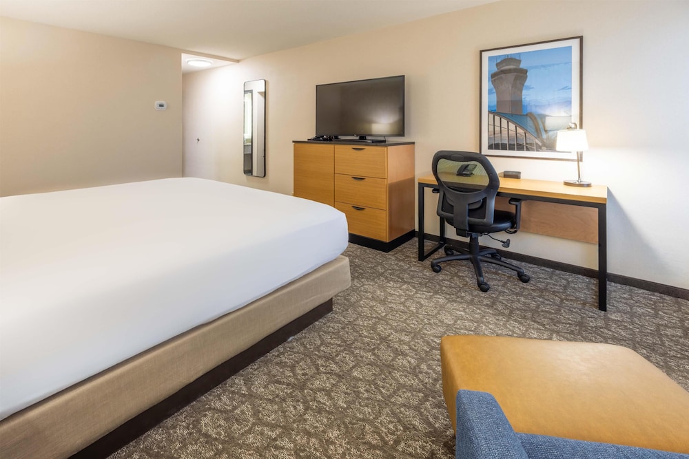 Drury Inn and Suites St Louis Airport 13/49