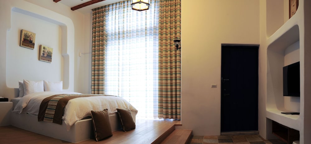 Chateau Villa 6/33