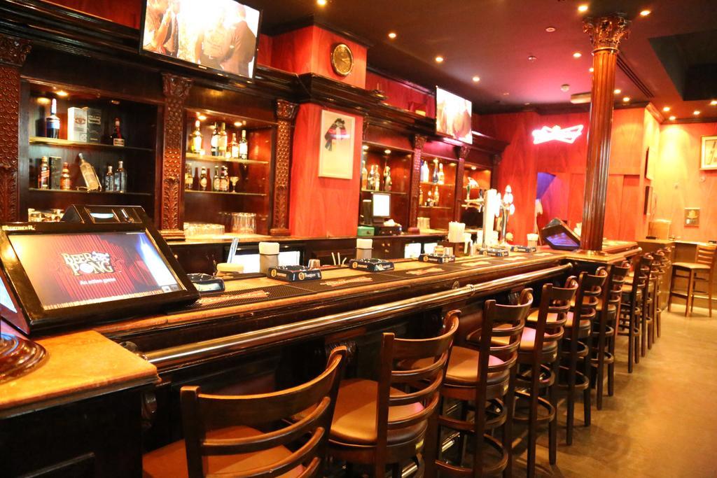 restaurant cafeteria