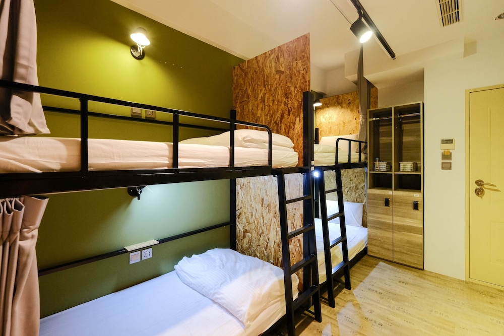 Flyinn Hostel 17/50