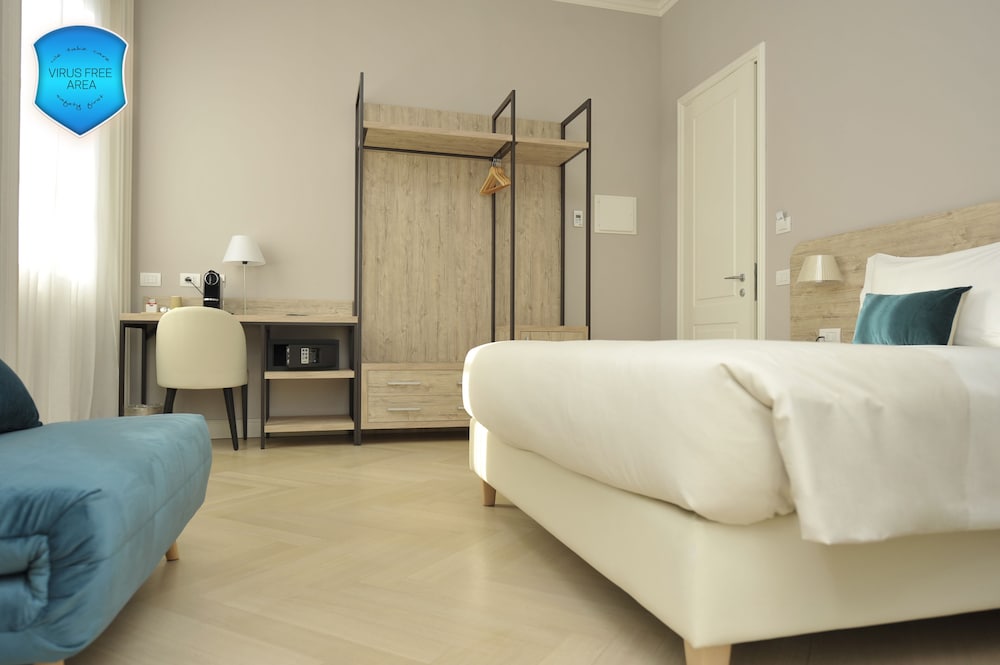 Bergamo Inn 43 8/31