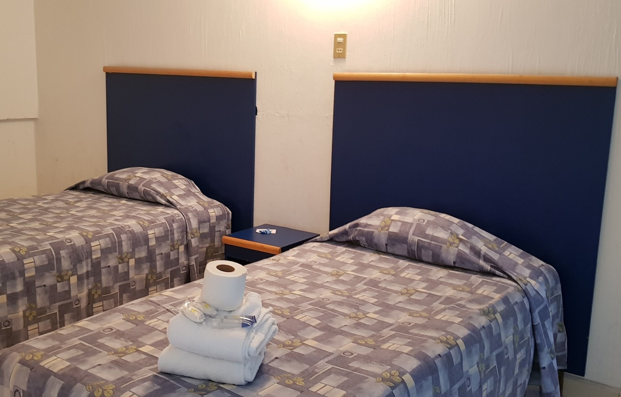 STANDARD, TWIN BEDS