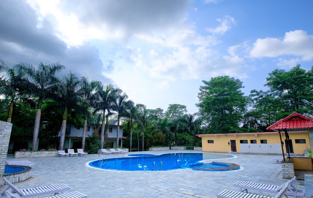 Chitwan Paradise Hotel 31/37