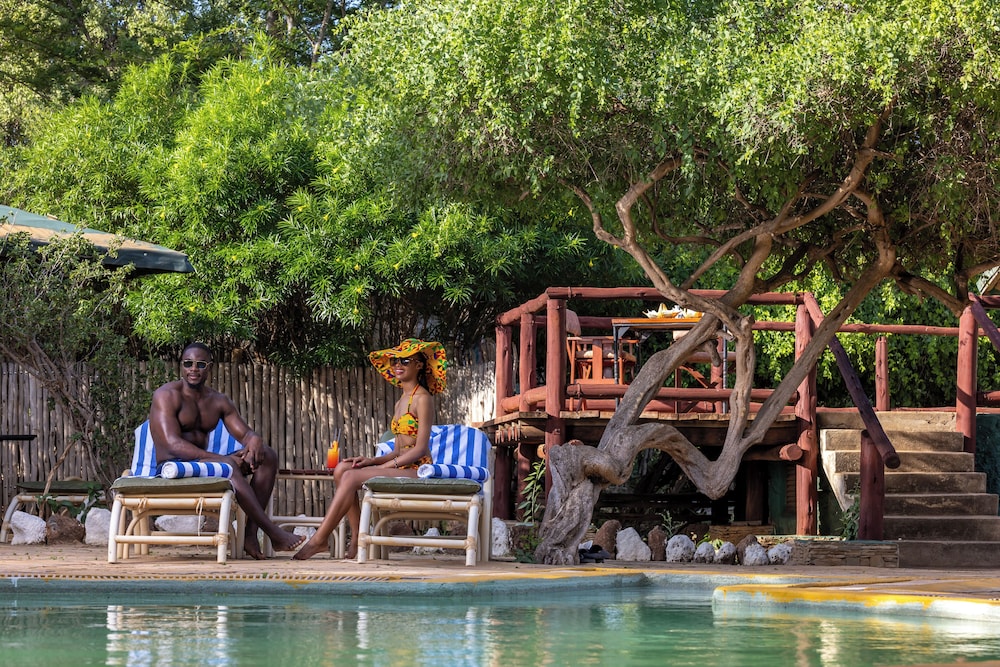 Sentrim Tsavo Lodge 35/42