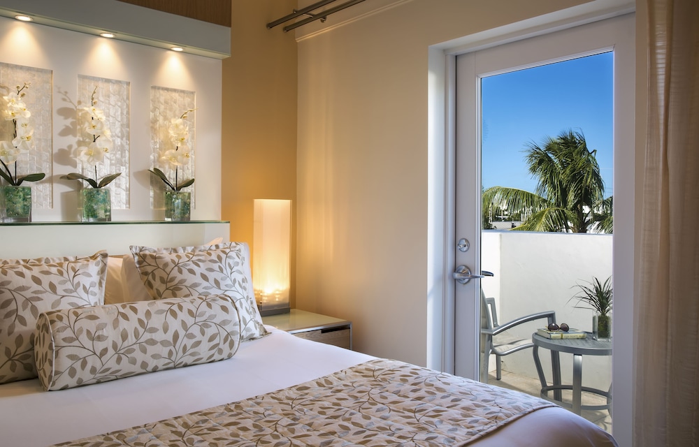 1 BEDROOM, BI LEVEL, LUXURY, SUITE, GARDEN VIEW