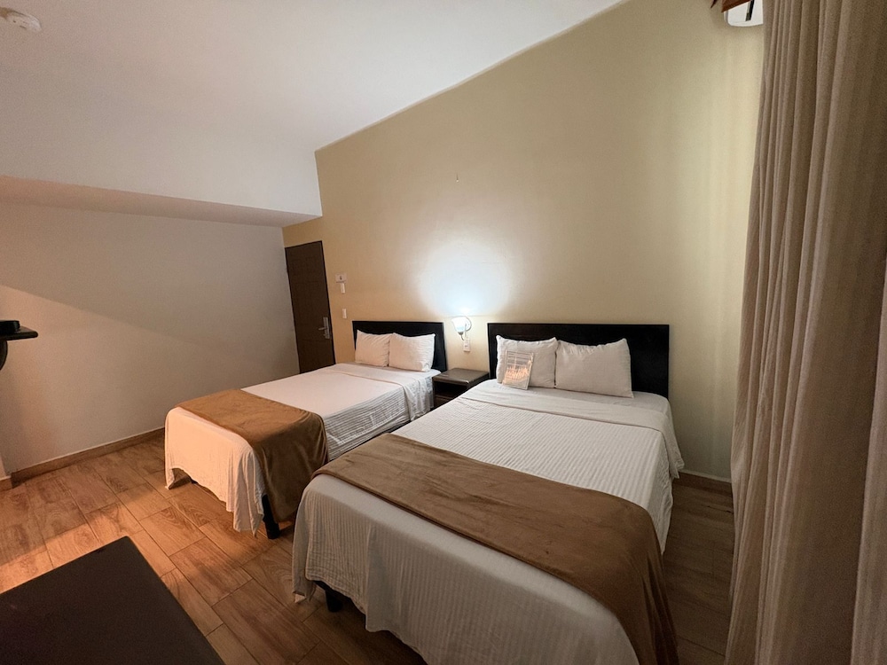 Hotel Plaza Del Arco Express 35/65