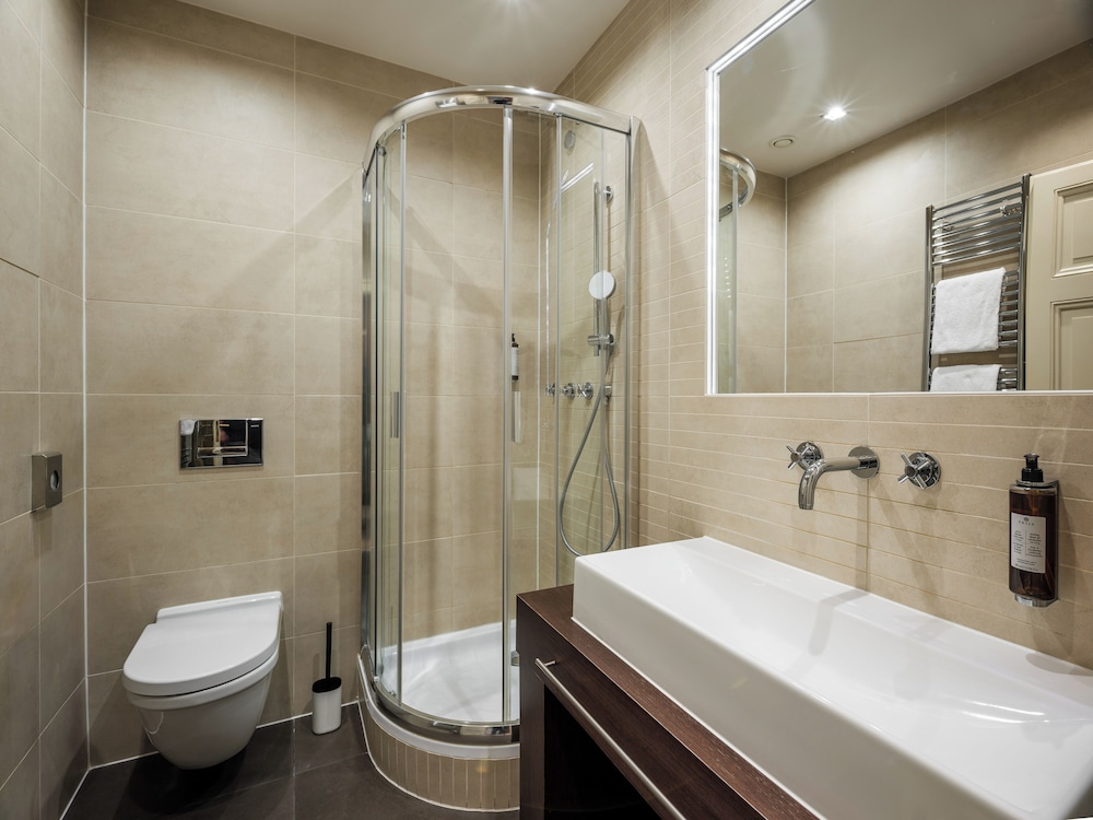 Golden Angel Suites by Adrez Living 62/62