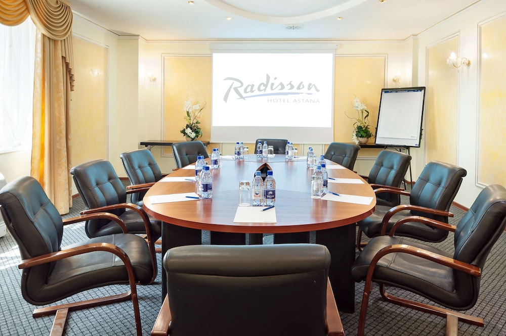 Radisson Hotel Astana 61/71