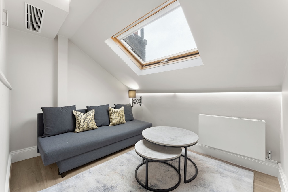 Guilford Street Apartments 28/50