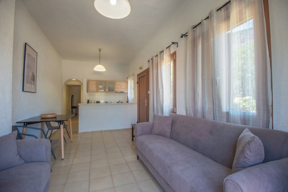Athina Villas 33/56