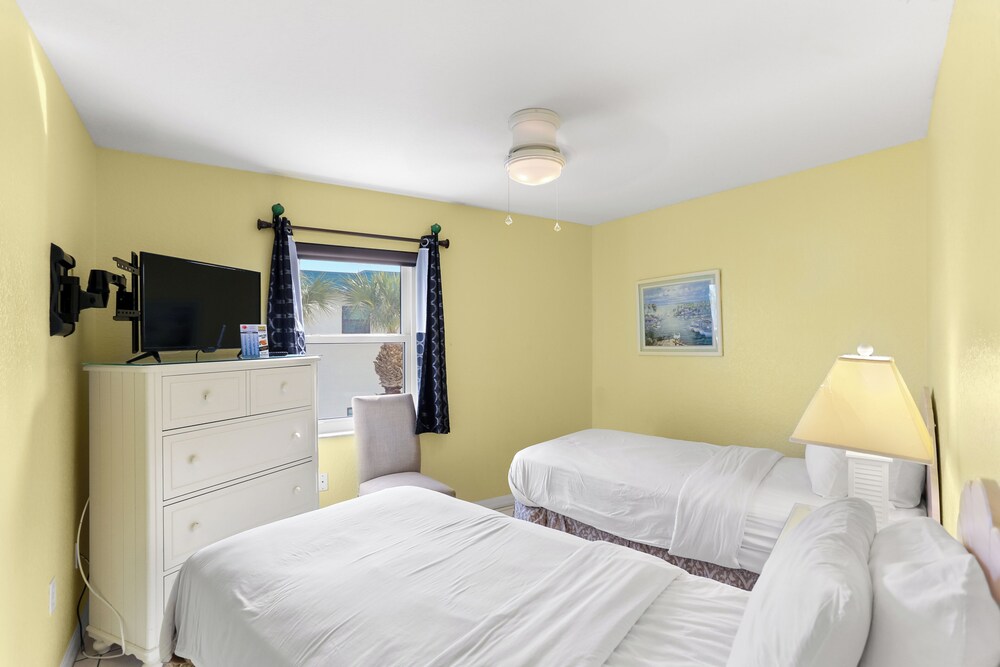South Beach Condo Hotel 15/50