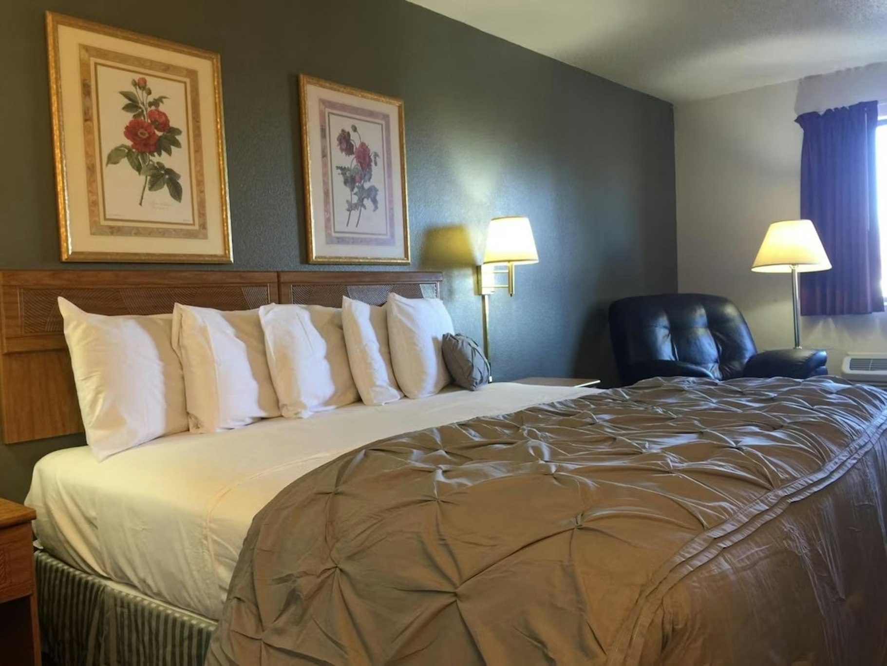 Capital O Amerihost Inn and Suites Mexico Hwy 54 MO 13/25