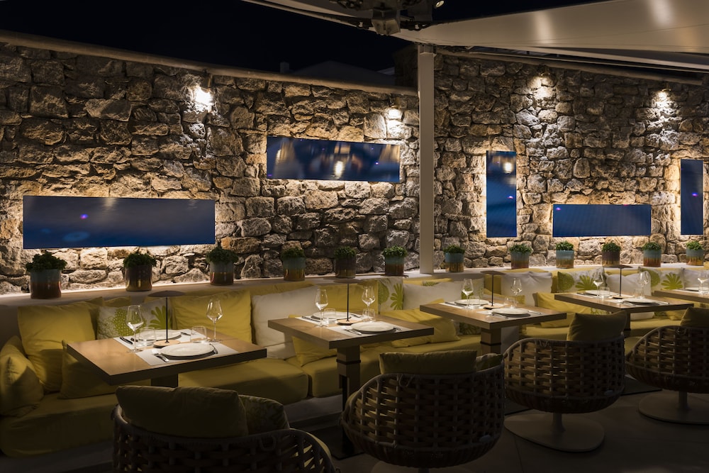Myconian Korali Relais and Chateaux 66/78