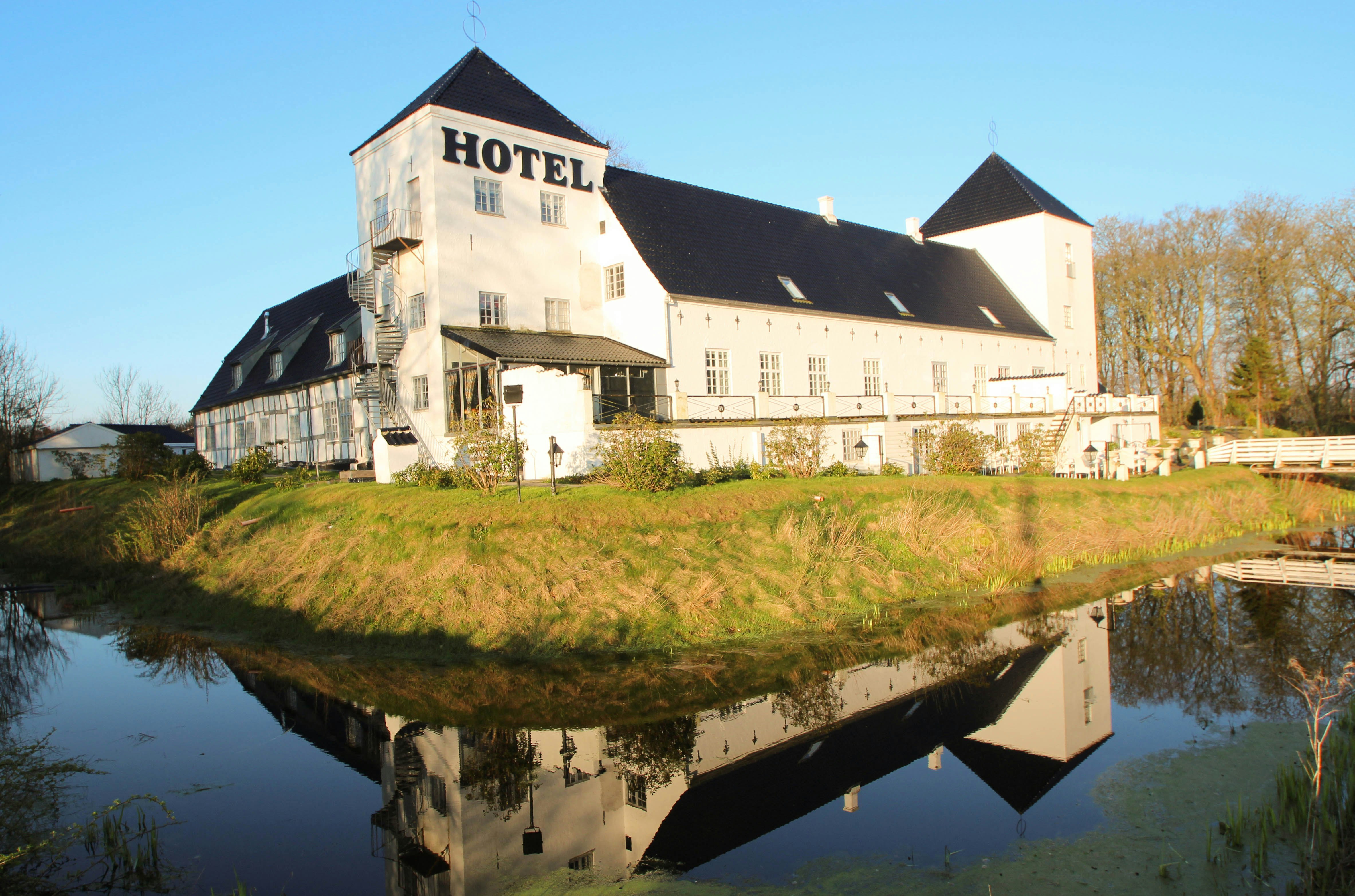 Vraa Slotshotel 27/31