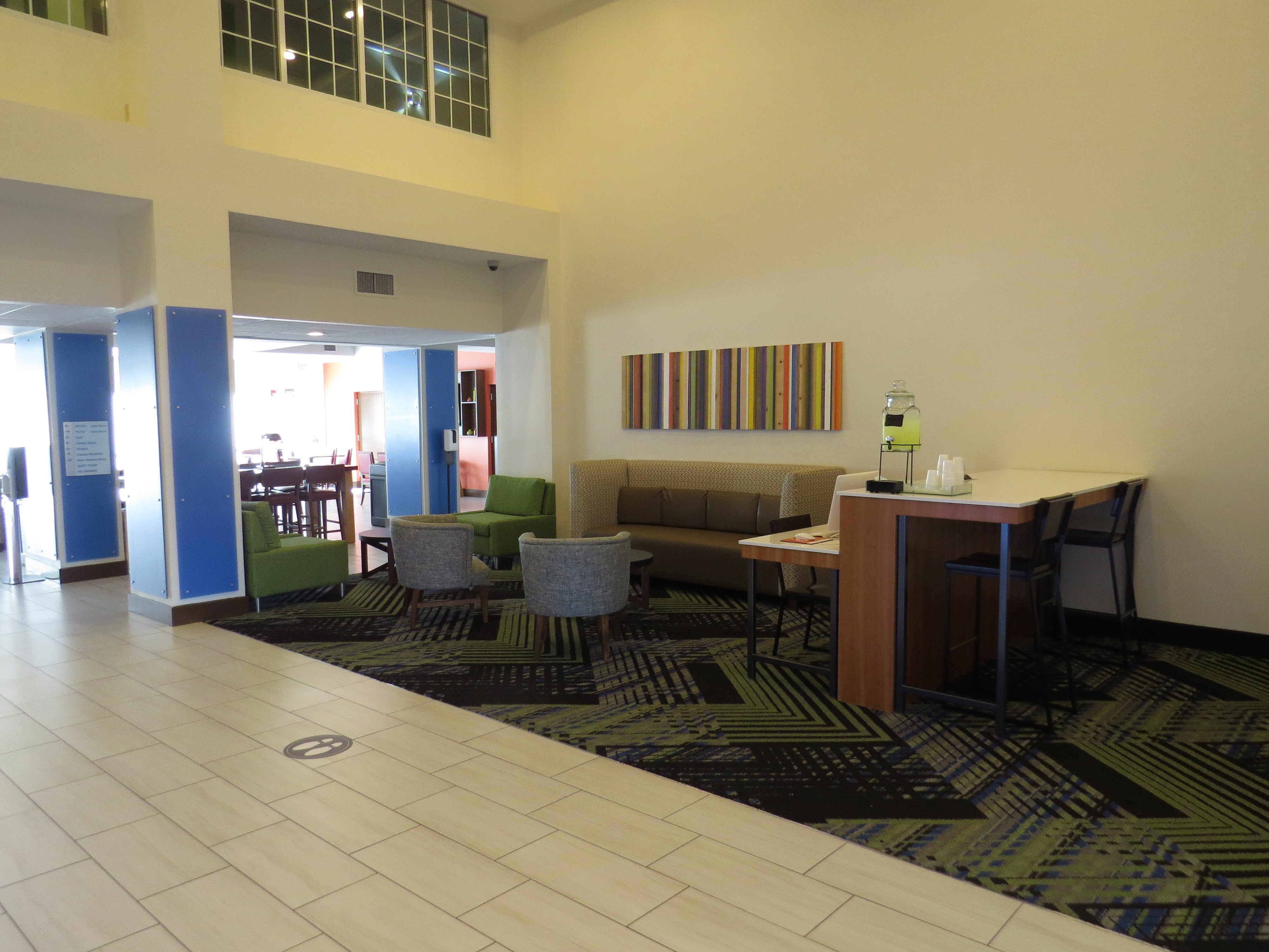 Holiday Inn Express Hotel & Suites Spring Hill 41/69