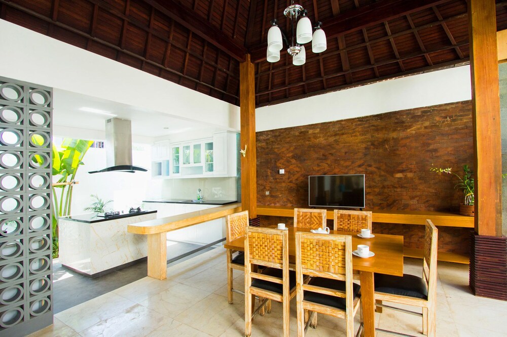 Apple Villa And Apartment 33/50
