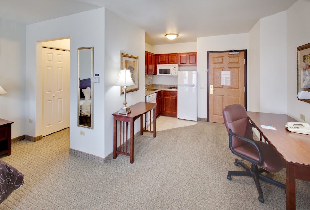 STAYBRIDGE SUITES ROCKFORD 42/73