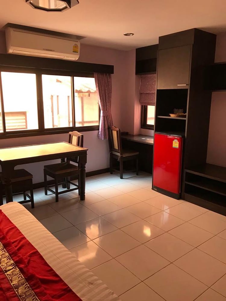 Zip Lounge And Apartments ( Ex. Zip Hotel & Bar) 24/36