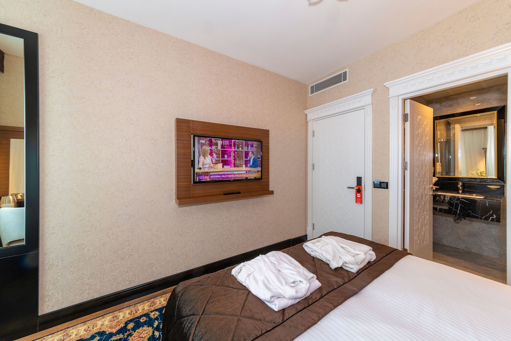 STANDARD, DOUBLE OR TWIN BED