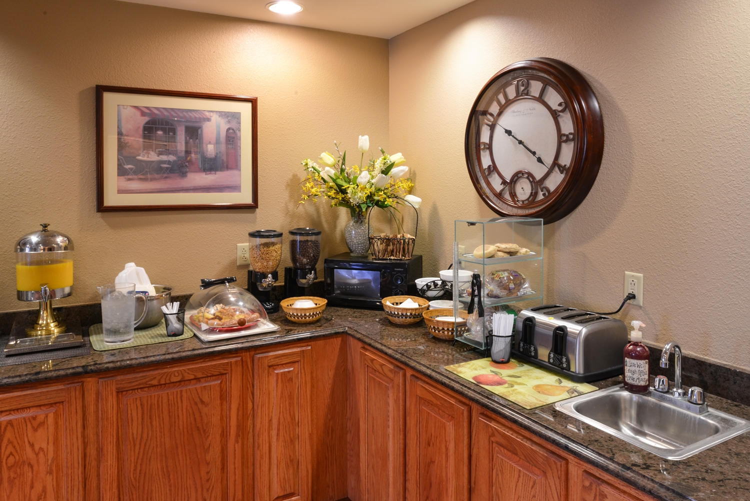 Country Hearth Inn & Suites Edwardsville St. Louis 8/51