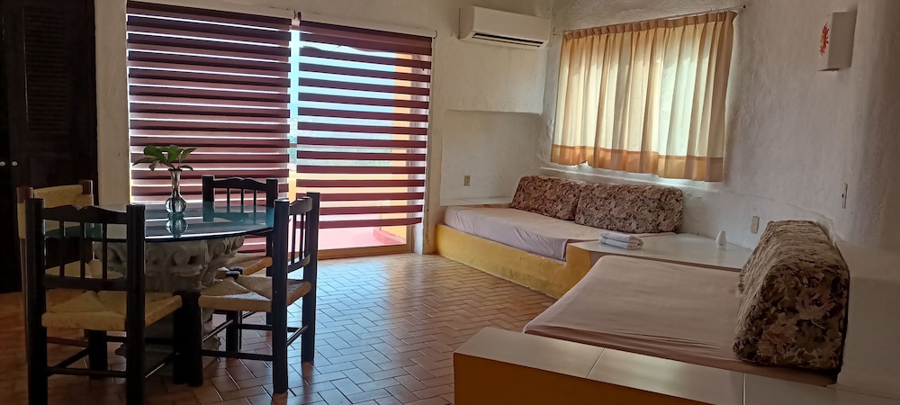 Hotel Plaza Tucanes 38/50