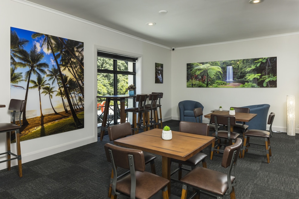 The Abbott Boutique Hotel 37/57