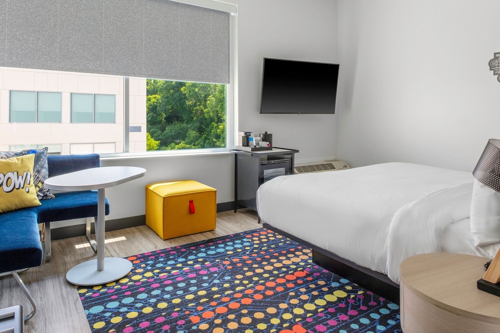 Aloft Nashville Airport 6/33