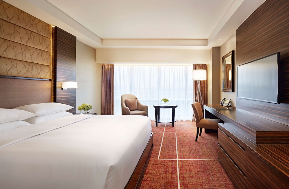 Hyatt Regency Manila City of Dreams 24/68