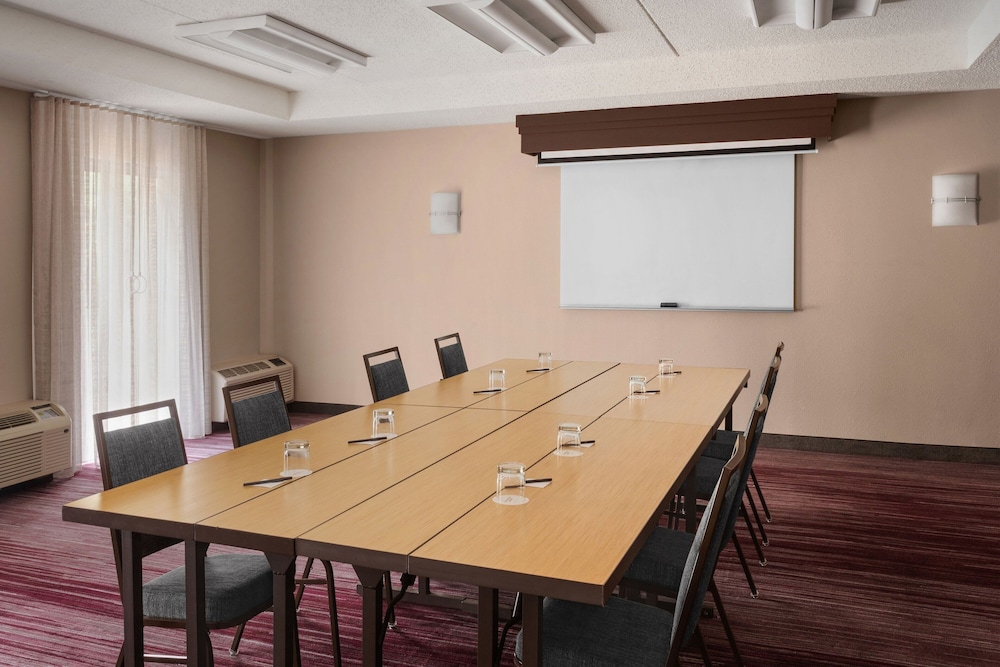 Courtyard by Marriott Mahwah 41/51