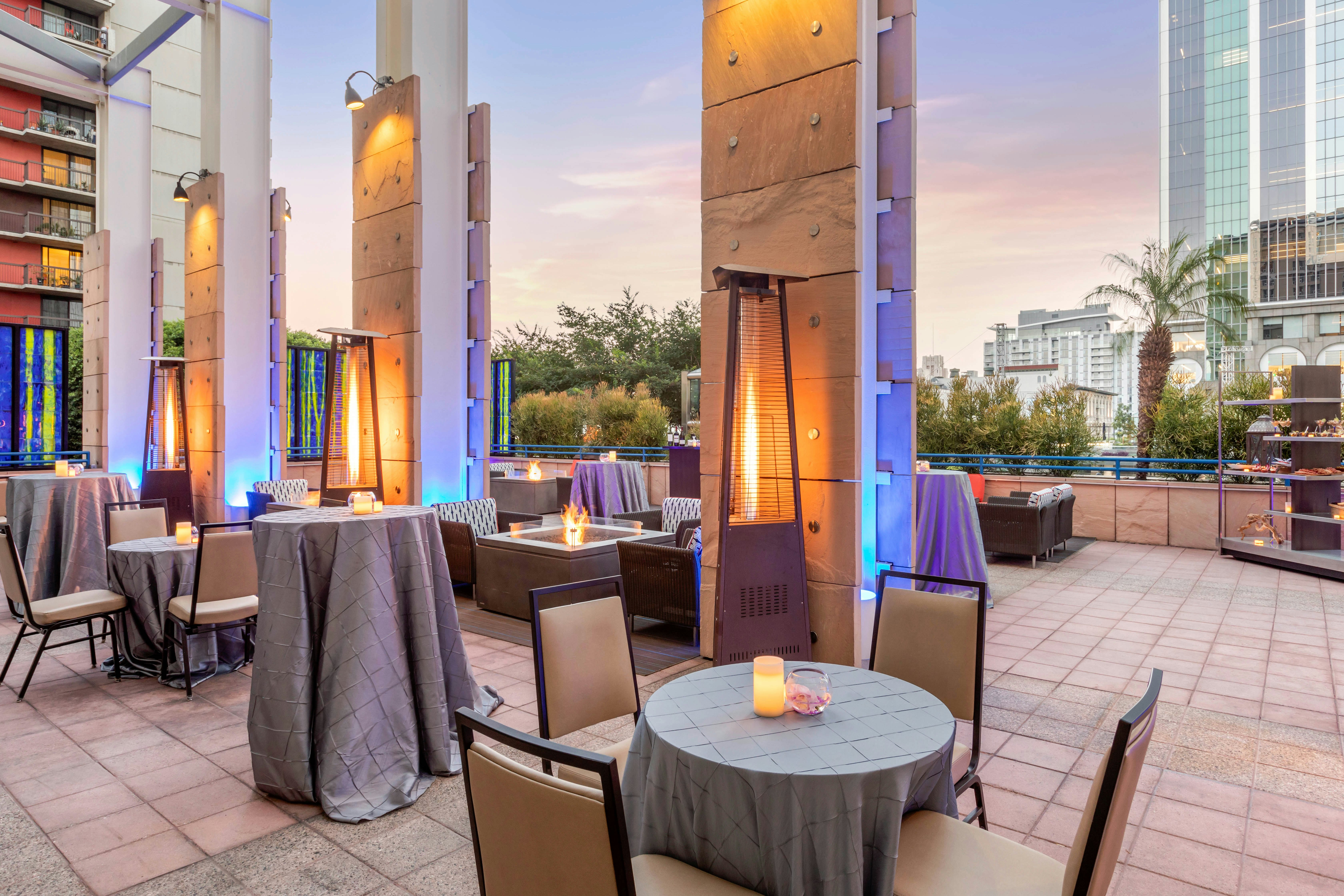 Omni Los Angeles Hotel At California Plaza 65/81