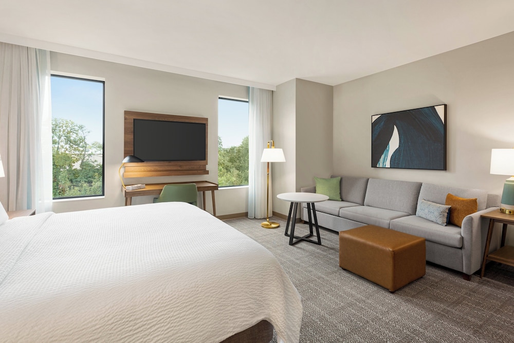 Room, King Bed, Kitchen, Accessible