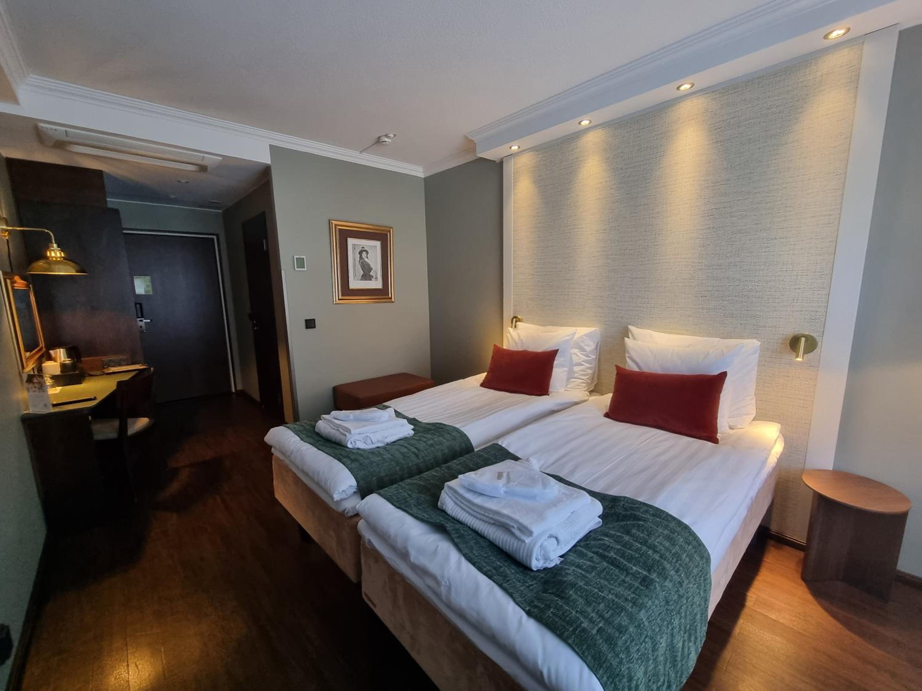 Spa, Premium, Twin Beds, Hotel Building