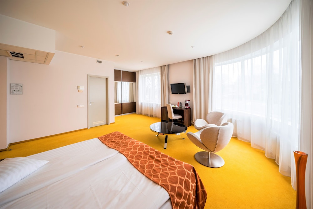 SUITE, DOUBLE BED