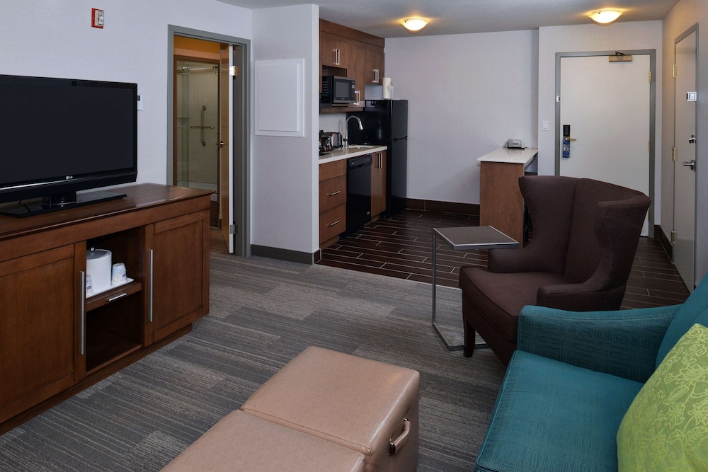 Hampton Inn & Suites By Hilton Calgary- University Northwest 41/61