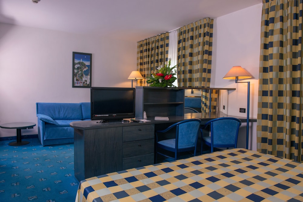 PIZZOMUNNO VIESTE PALACE HOTEL 11/77