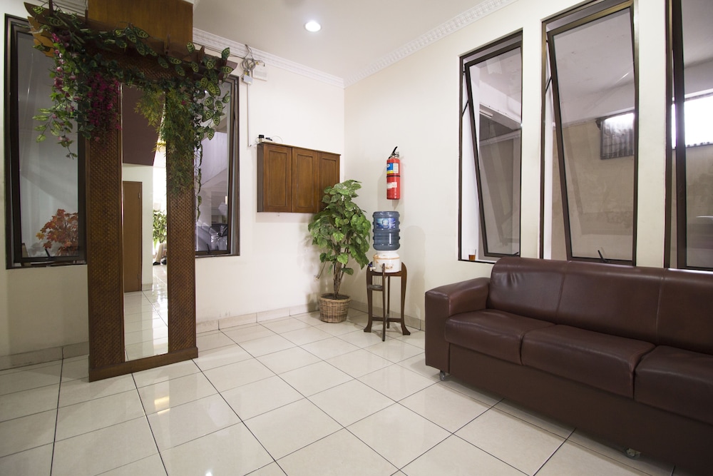 Reddoorz Plus At Wastu Kencana 25/28