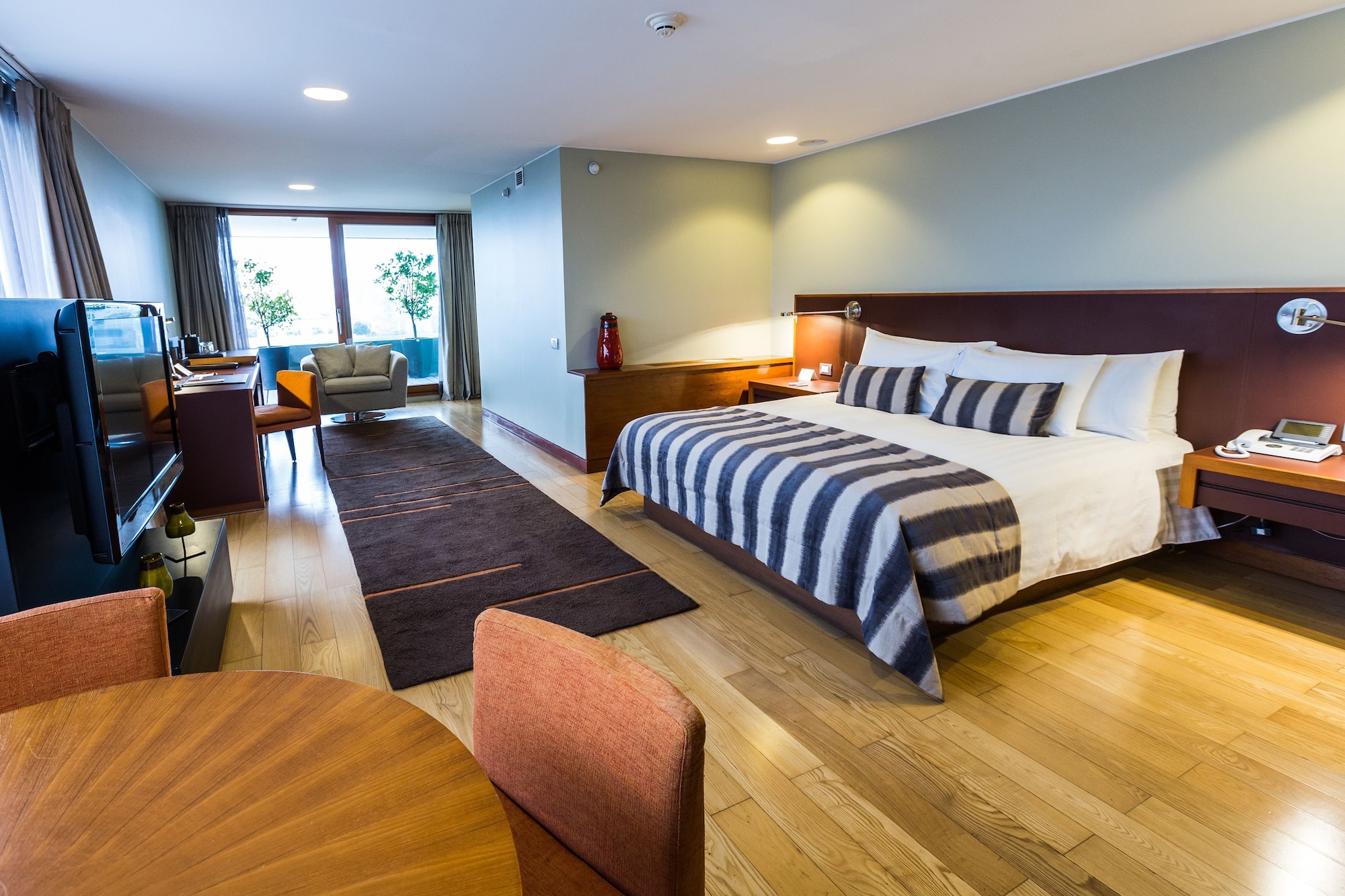 SUITE, KING BED, TERRACE