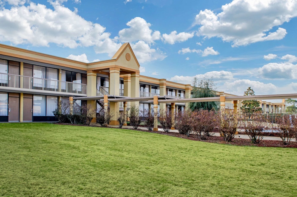 Quality Inn University Area Troy, AL 1/41