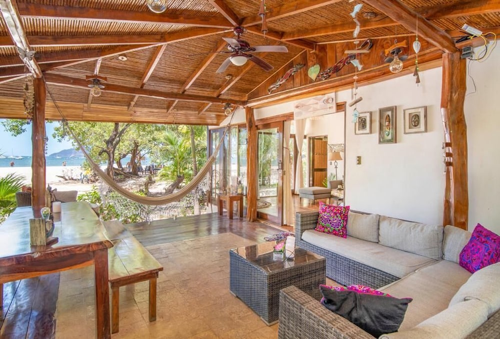 Ocho Artisan Bungalows 52/80