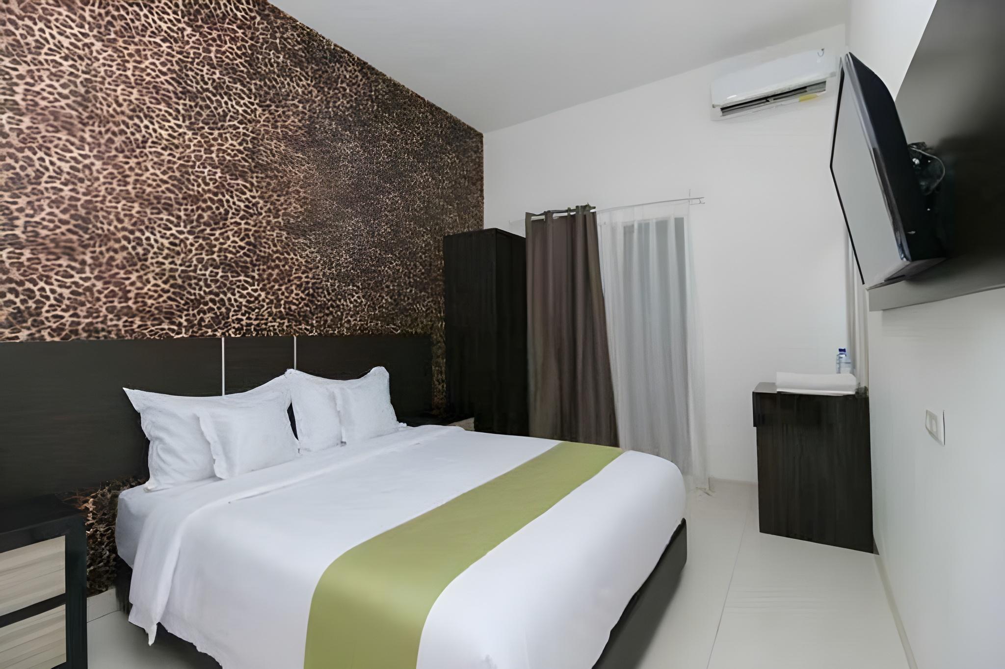 Executive, King Bed