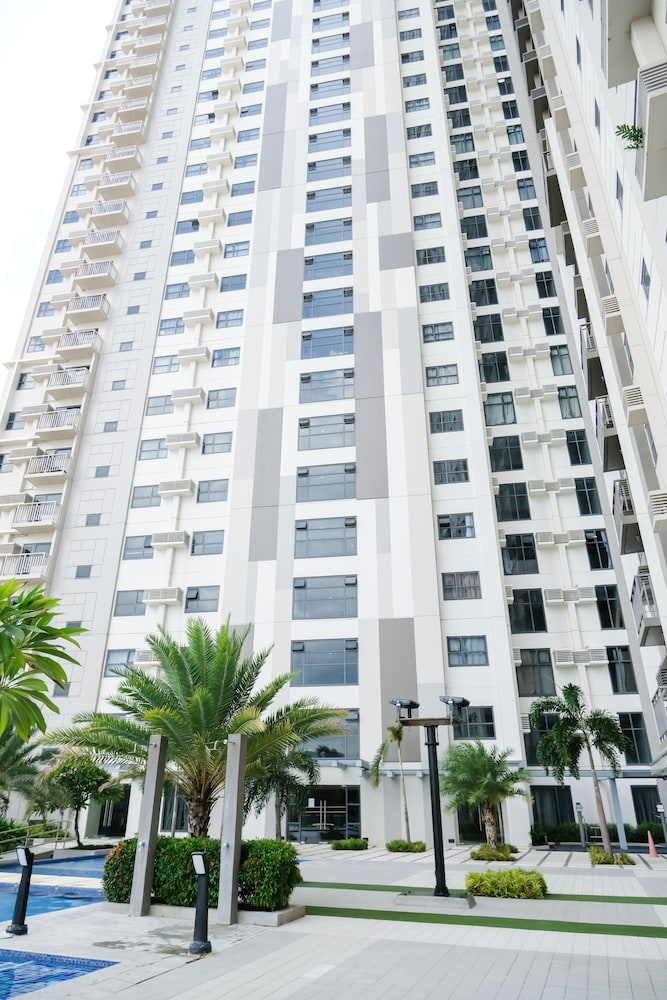 Ecj Cozy Studio Units At Horizons 101 11/50