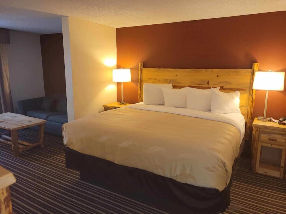 Studio6 Suites Butte, MT I-90 I-15 14/42