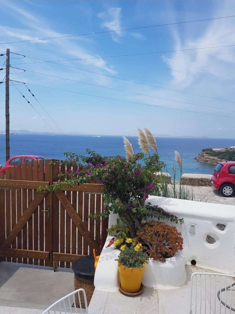 Villa Elina Suites And More 32/46