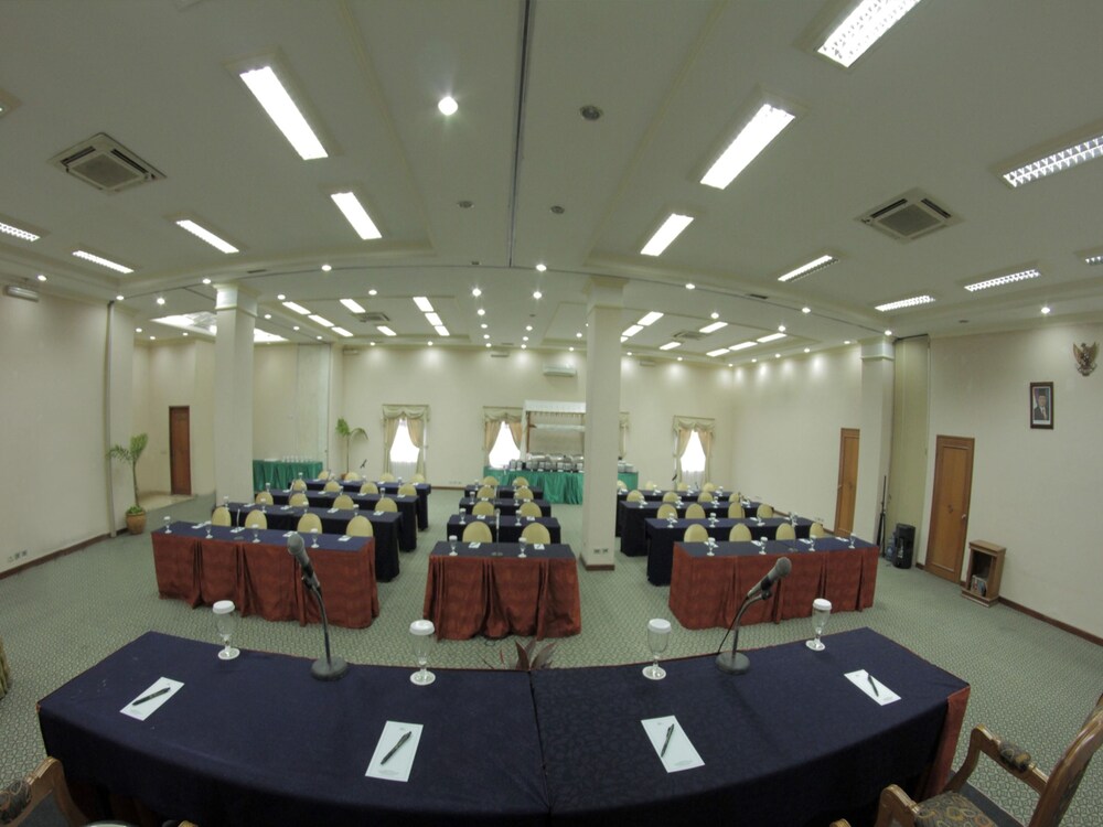 Puri Jaya Hotel (ex NIDA Rooms Cempaka Senen Market) 30/41