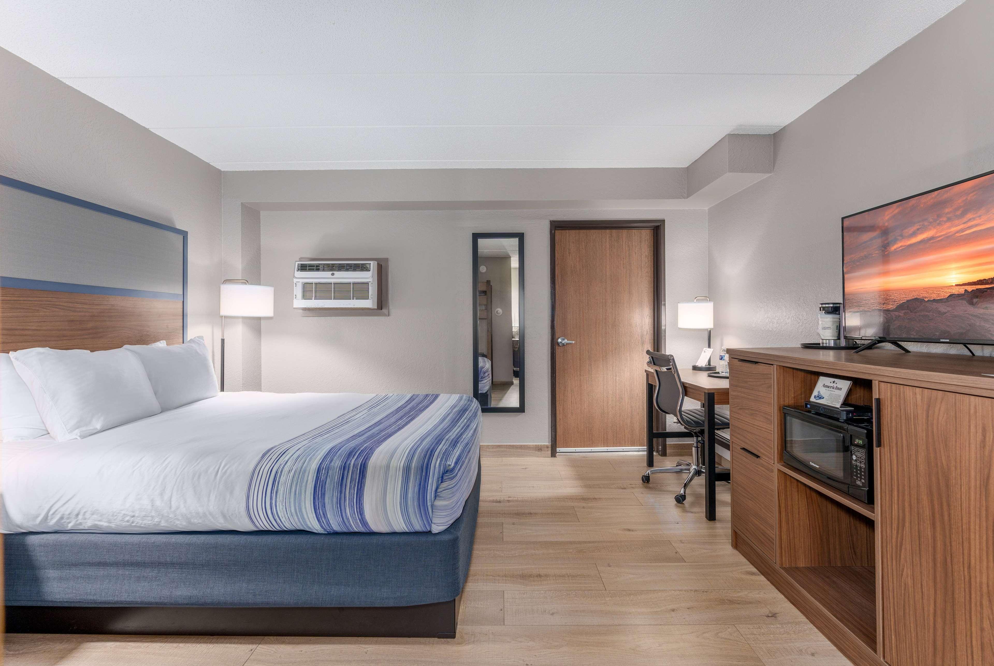 Room, Single, Bunk Bed, Queen Bed, Pool View