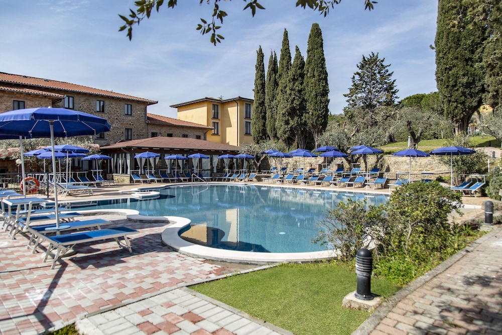 VILLA PARADISO VILLAGE 72/73
