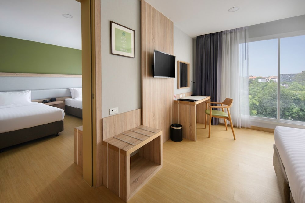 Prime Square Hotel 7/18