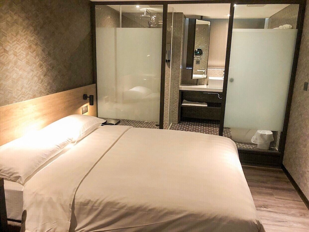 City Suites Taoyuan Station 8/50