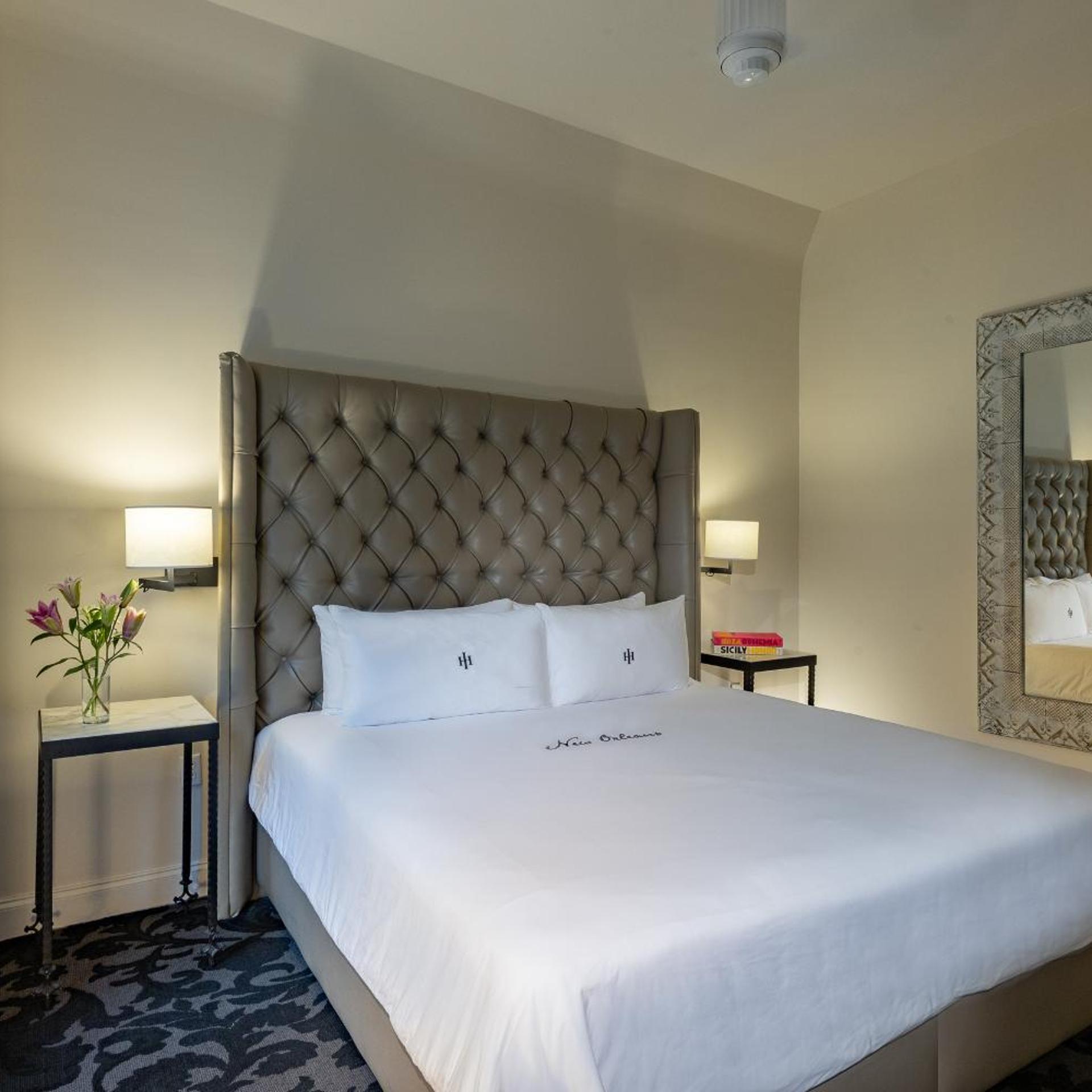 Cosmopolitan, Suite, King Bed, Corner